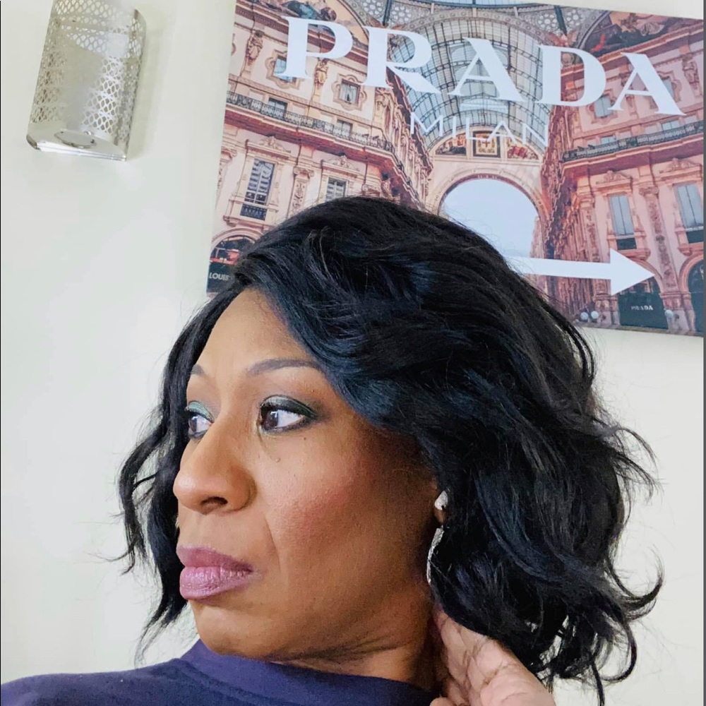 Meet your Posher, Raquel